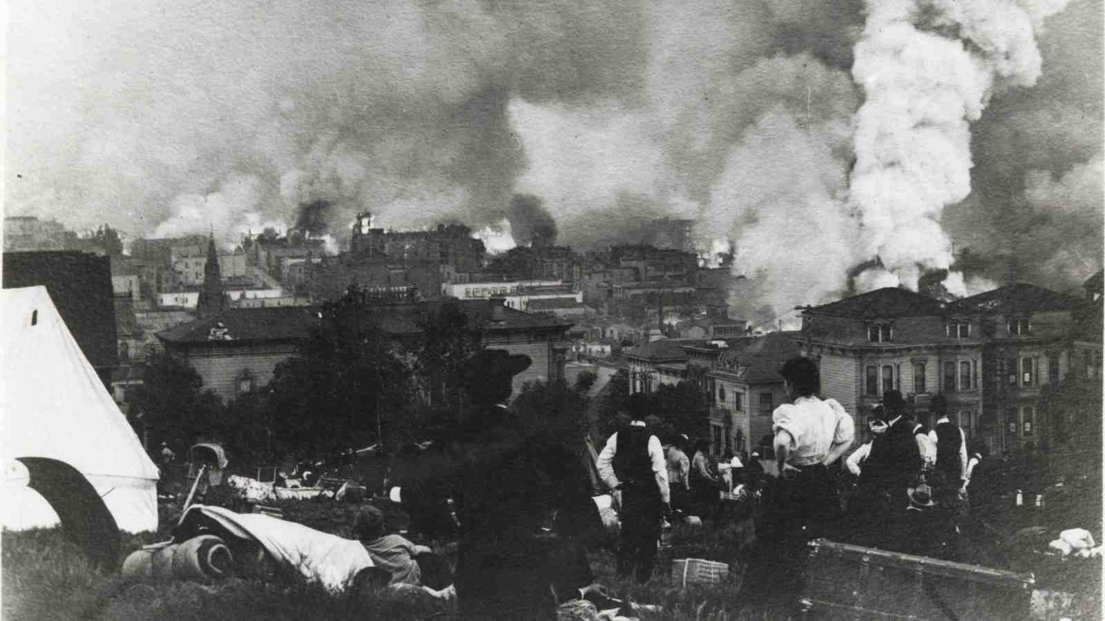 In the 1906 earthquake, San Francisco’s hilltop parks.