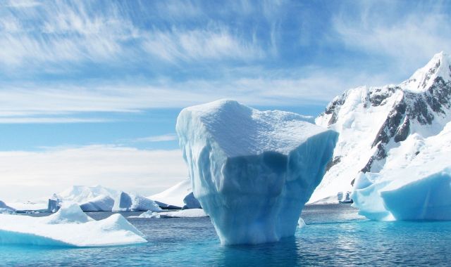 An image of small Icebergs in the water.