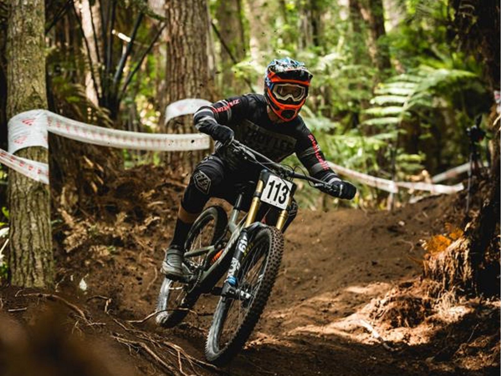 downhill mtb racing