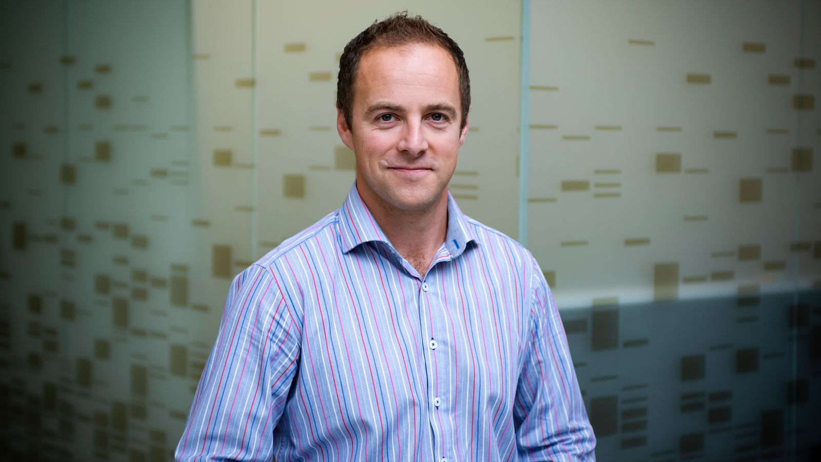 Lawrence Harris outside lab