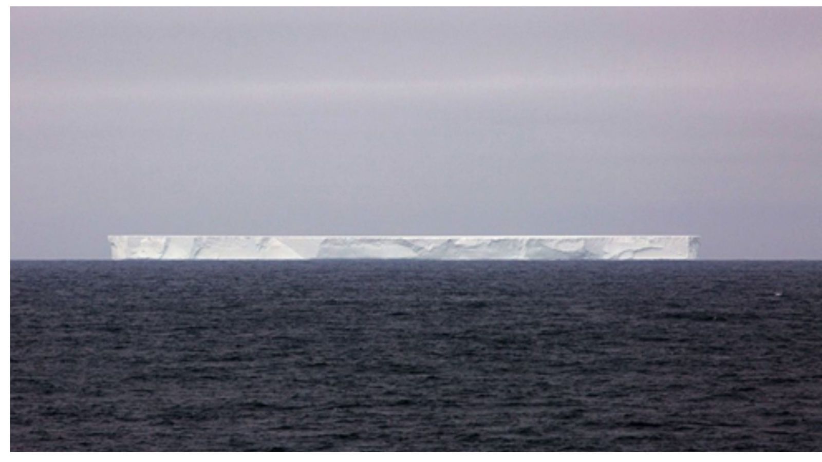 Image of iceberg in ocean 