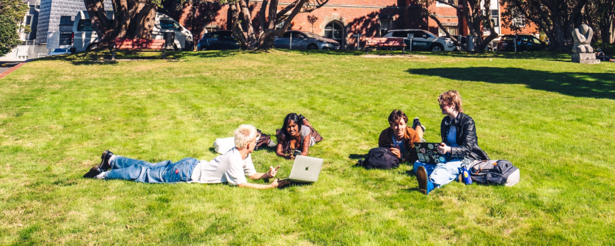Students on Hunter lawn