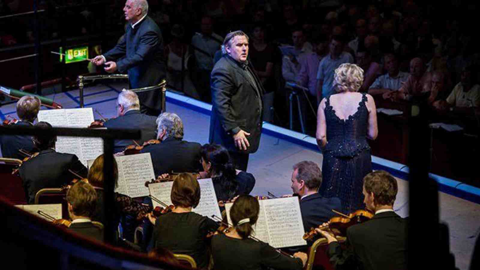 Simon O'Neill performing at the BBC Proms