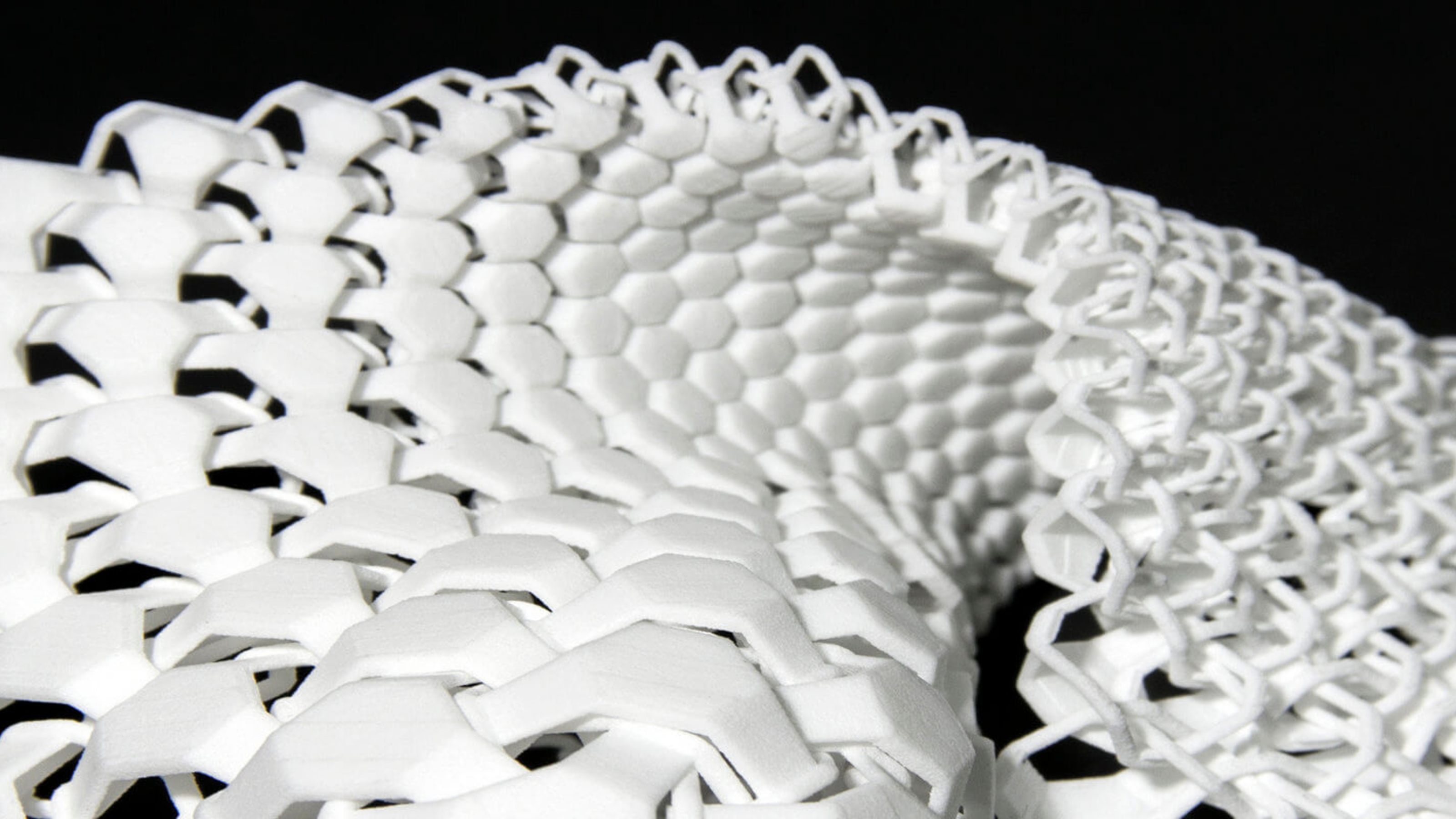 white 3d-printed chainmail material