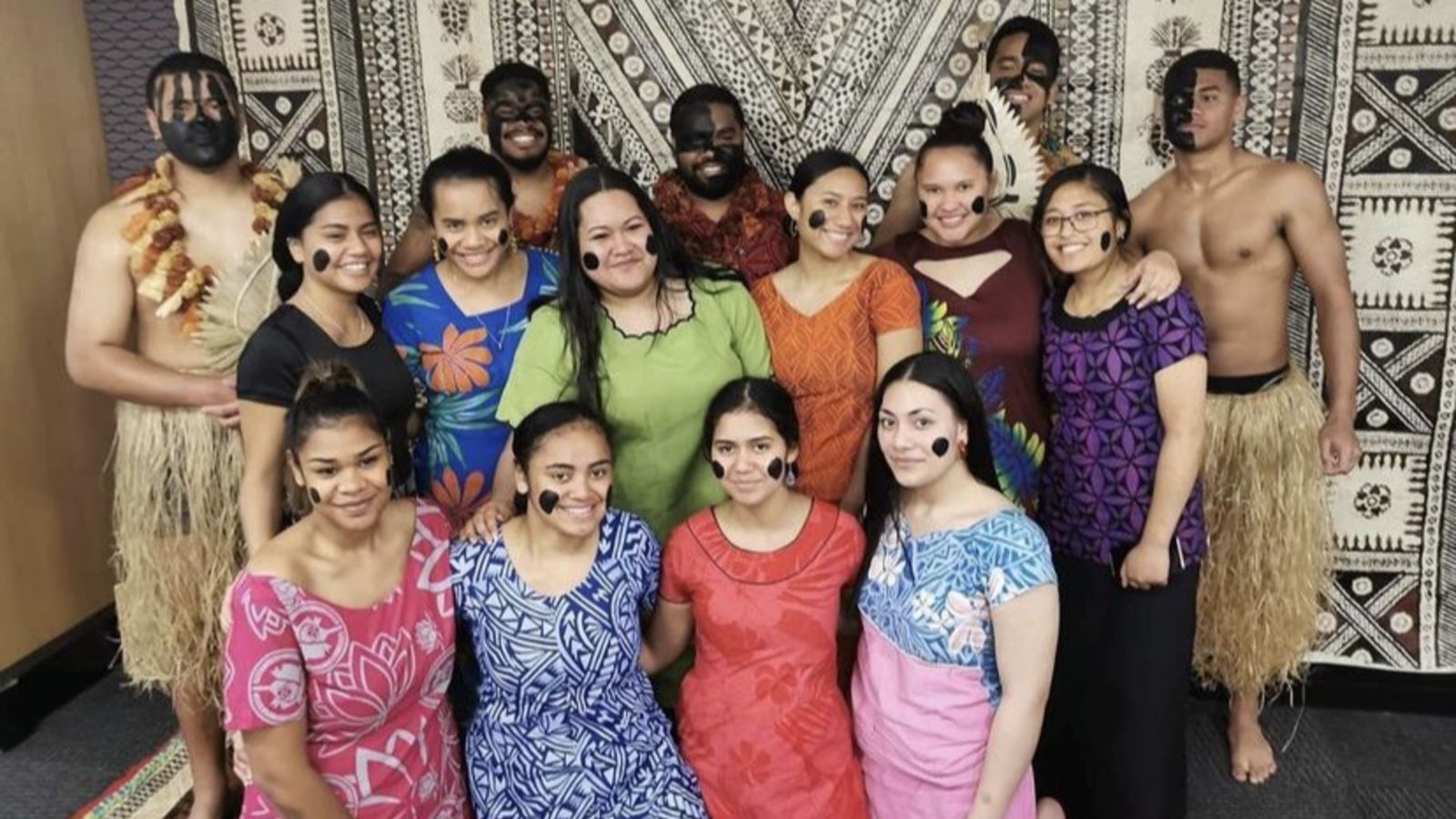 Group picture of student performers during Fijian language week.