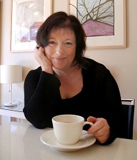 Image of Vona Groarke (courtesy of Gallery Press)