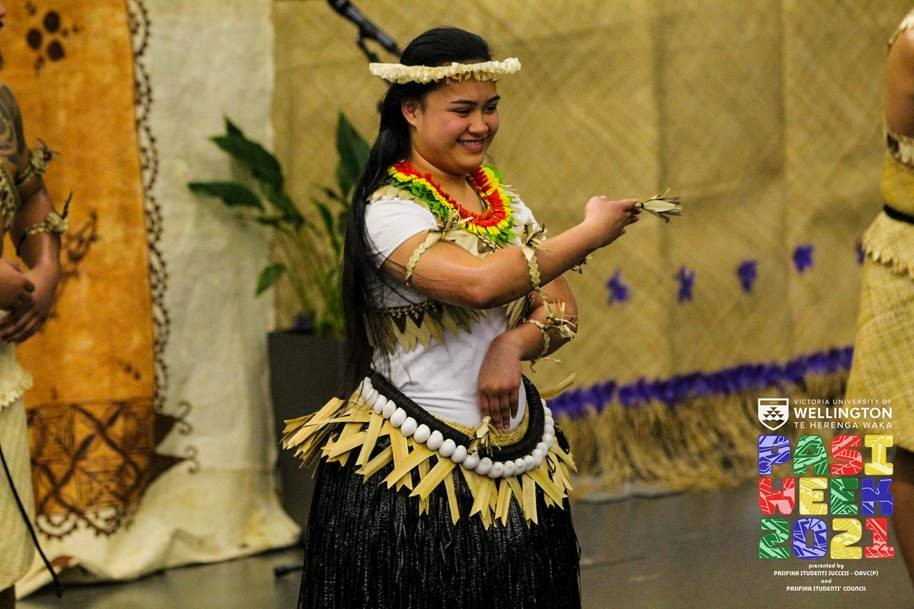 Titi Homasi performing Kiribati cultural dance, image credit: Lionel Taito-Matamua