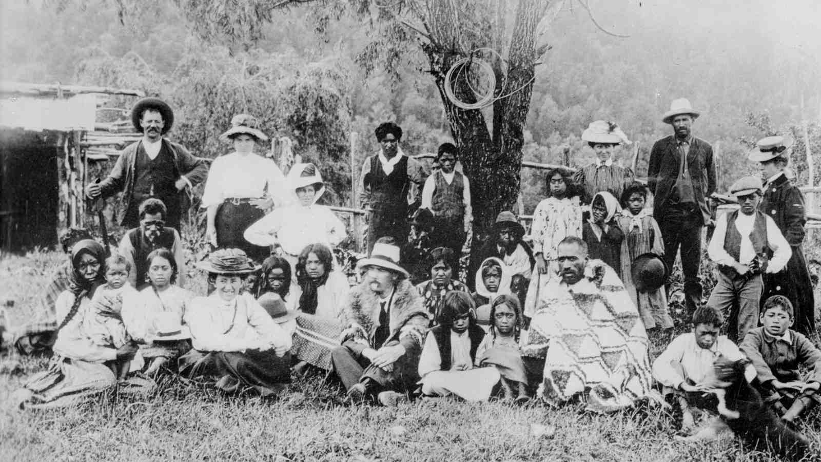 Katherine Mansfield with a group at Te Whaiti