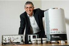 Paul Callaghan in NMR lab