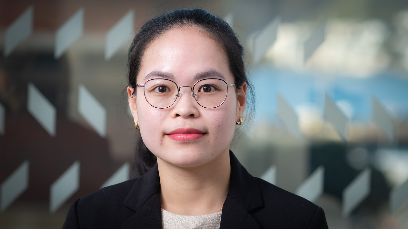 Headshot of Huong Ngoc Vu