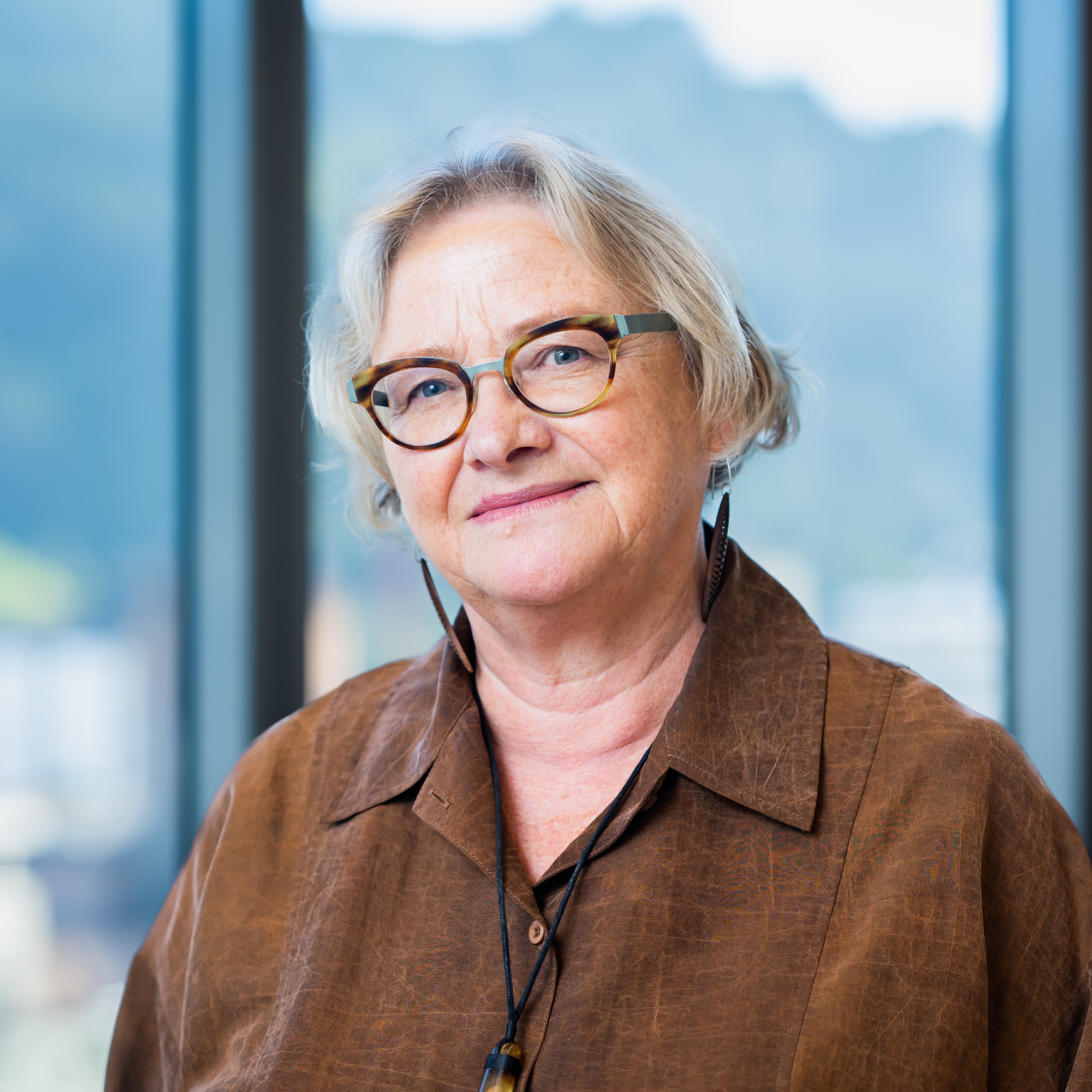 Dr Sally Davenport profile-picture photograph