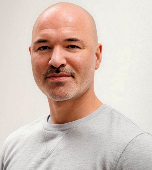 Dennis Pienaar profile-picture photograph