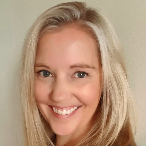 Dr Anna Brooks profile-picture photograph