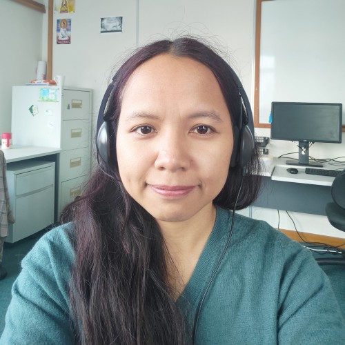 Uswatun Khasanah profile-picture photograph