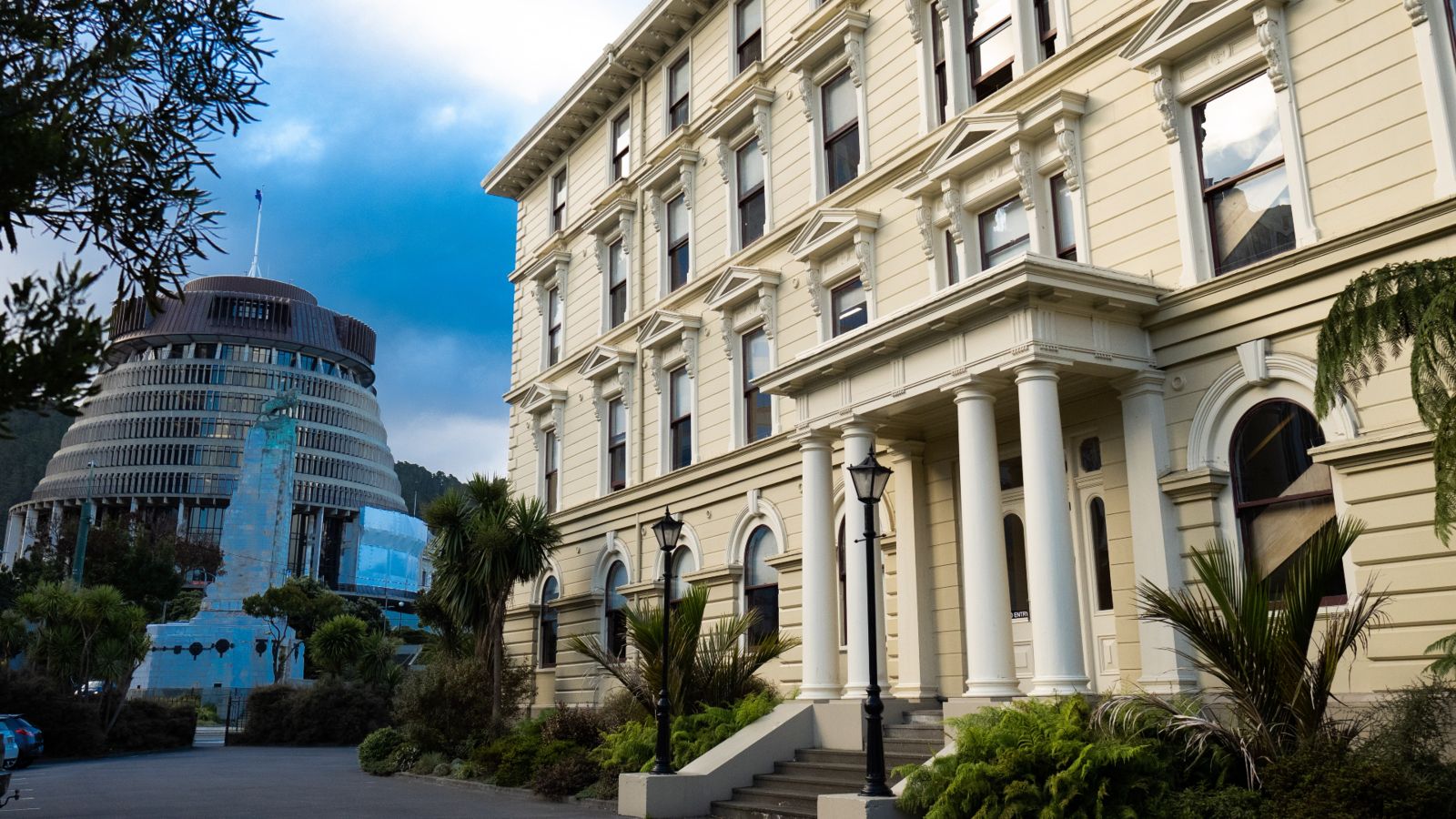 image of the Law Faculty and the Beehive