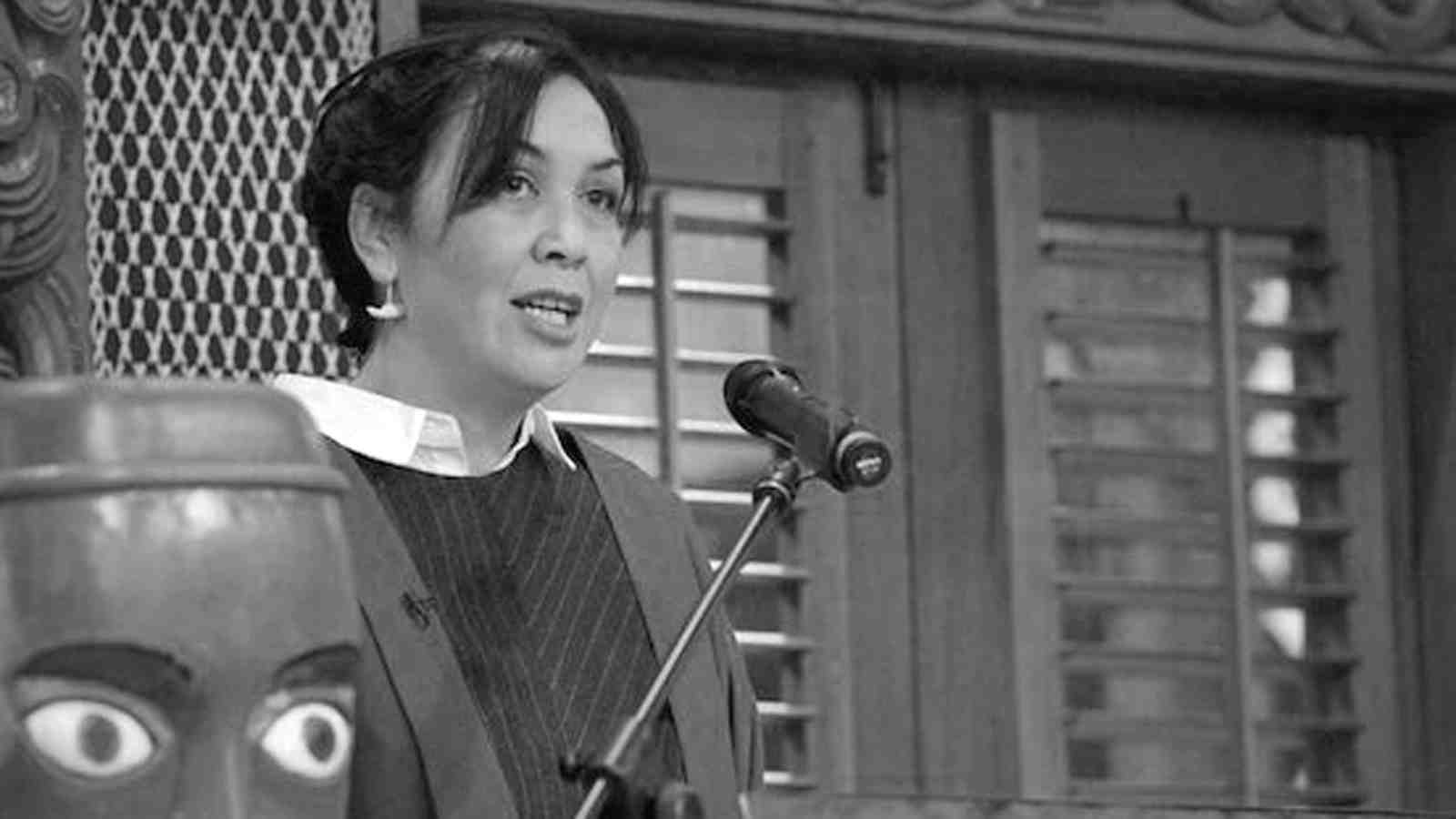   The Deputy Vice-Chancellor Māori Rawinia Higgins delivers speech.