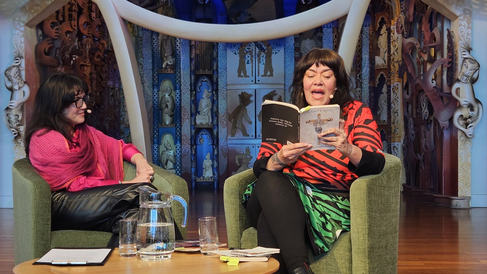 Image of Tusiata Avia in conversation with Dr Nālani Wilson-Hokowhitu. (Photo by Caoimhe McKeogh)
