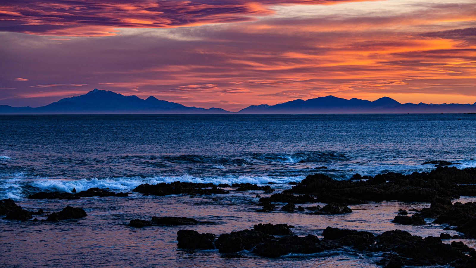 Wellington's south coast at night Sunset at Wellington's south coast