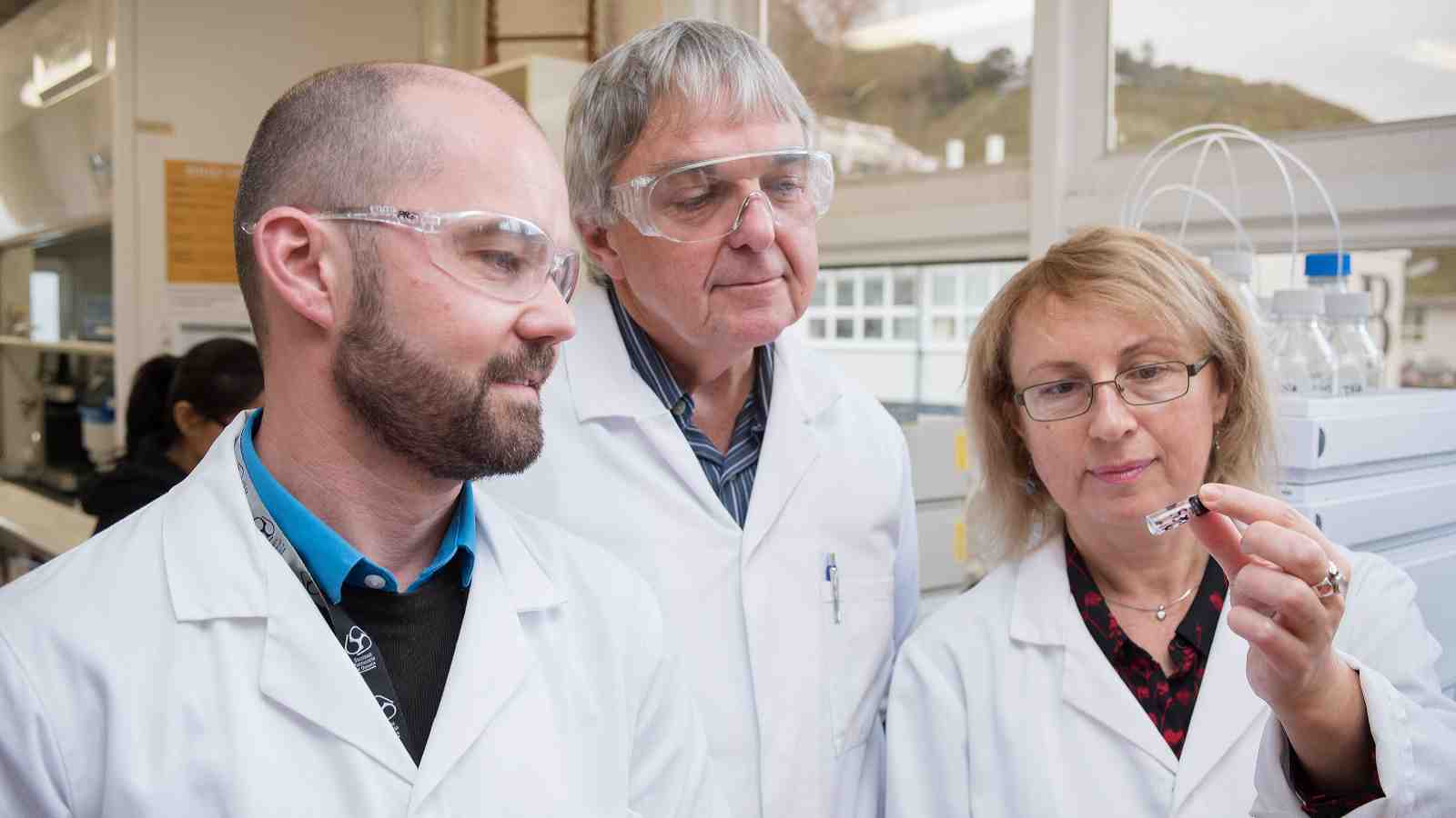 Photo of Dr Ralf Schwӧrer, Professor Peter Tyler and Dr Olga Zubkova from Victoria University’s Ferrier Research Institute