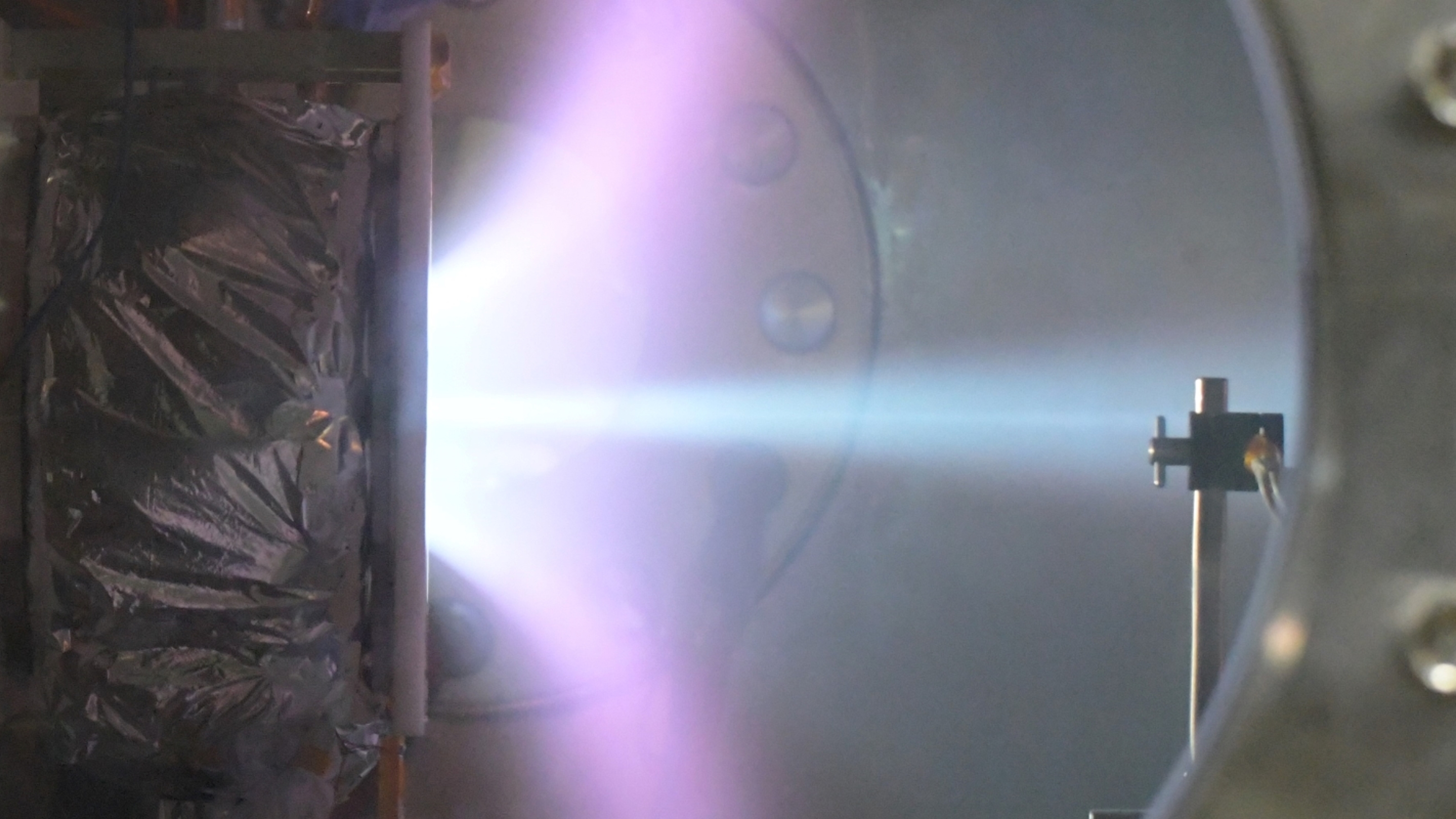 Superconducting magnetic thruster in operation