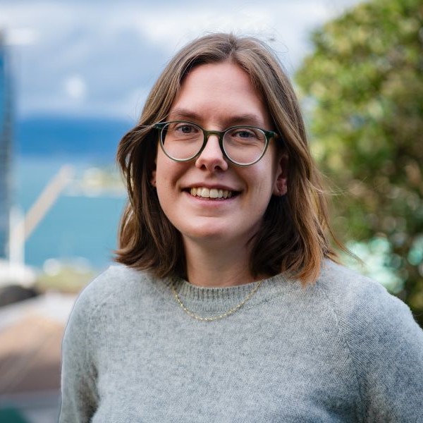 Phoebe Myles profile-picture photograph