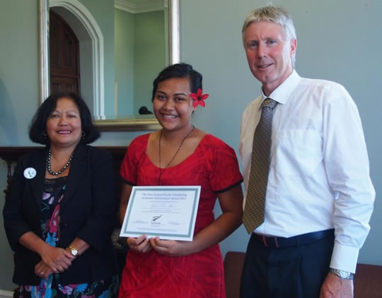 Epifania Afano receives her New Zealand Pacific Scholarship (NZPS) Academic Achievement Award
