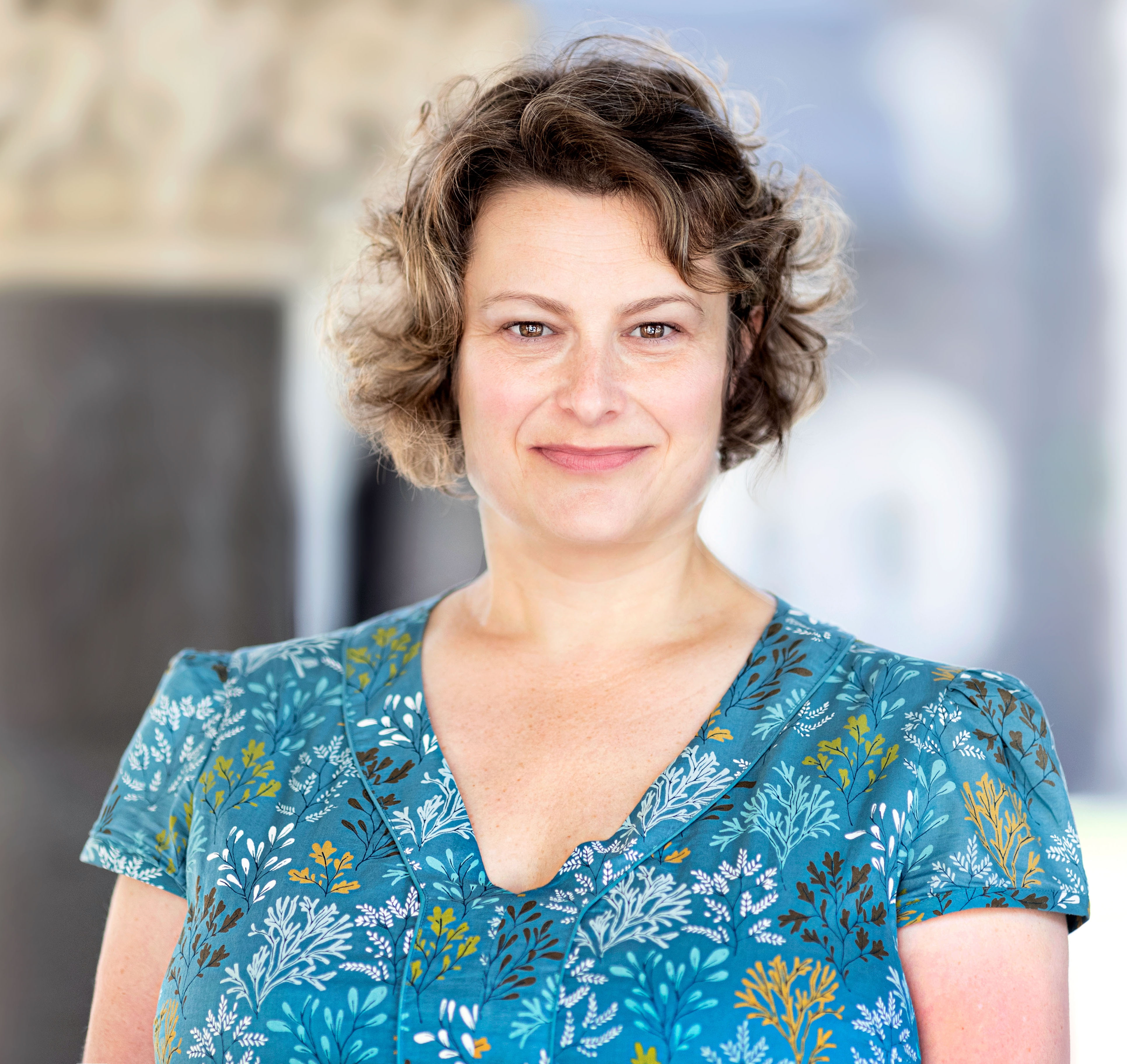 Angela Woodward profile-picture photograph