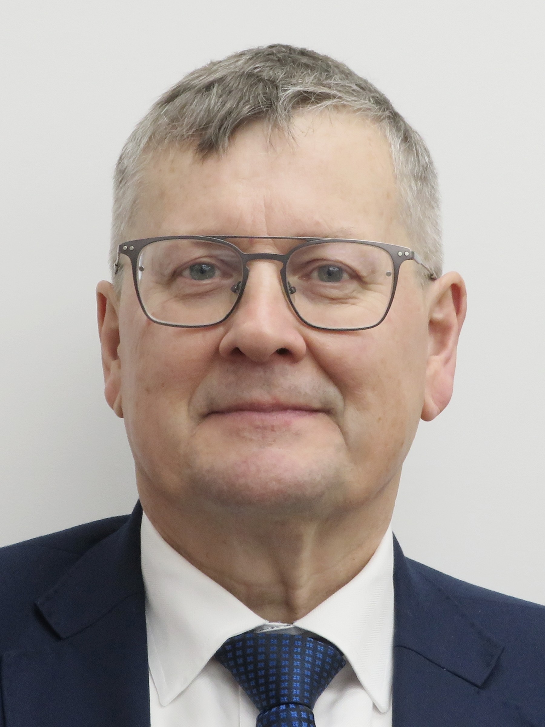 Tony Lynch profile-picture photograph