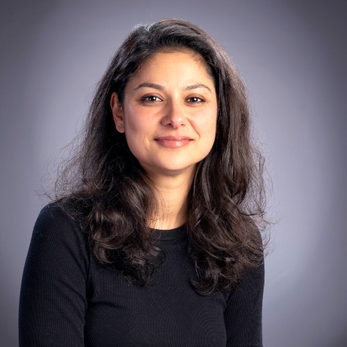 Yeliz Karanfil profile-picture photograph