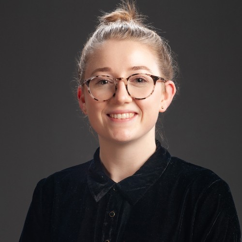 Izzy Goodhue profile-picture photograph