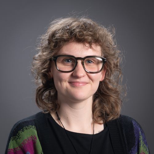 Olive Riordan profile-picture photograph